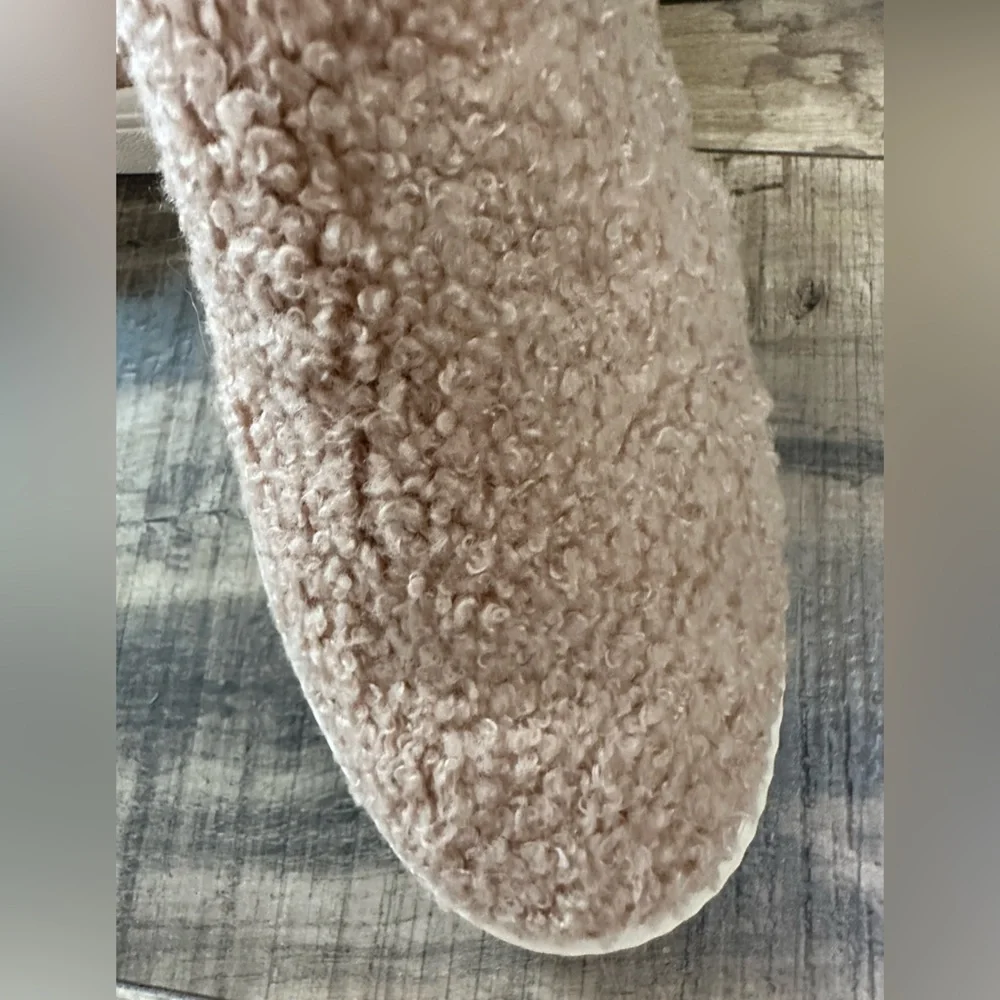 Toms NWOB Blush Color Sunset Faux Shearling Fuzzy Furry Slip On Boat Shoes sz 7 - Picture 9 of 13